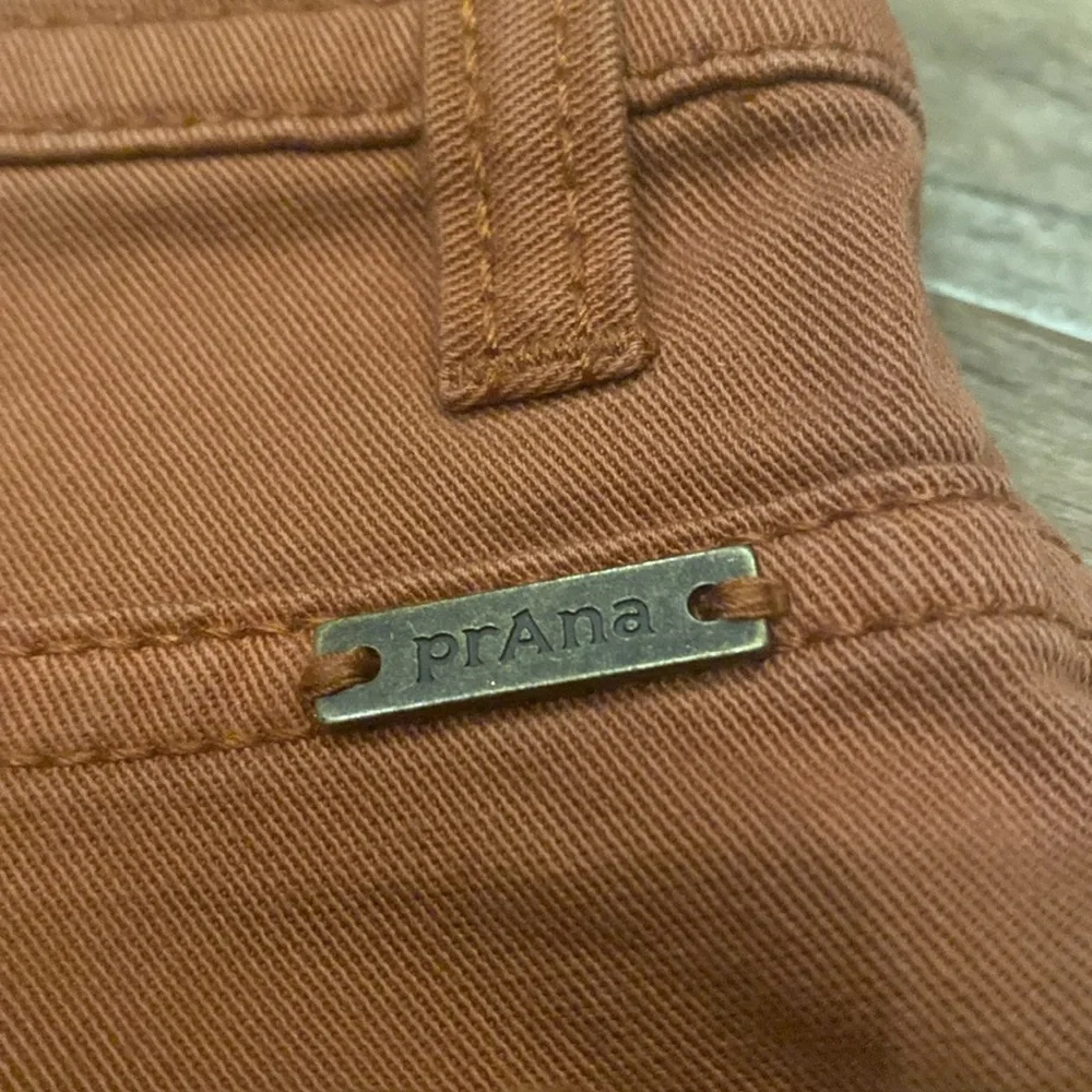 Prana rust colored fray shorts size 2 - Picture 11 of 11